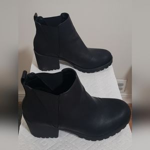 Dirty Laundry Black High Heel Boots in Size 8.5